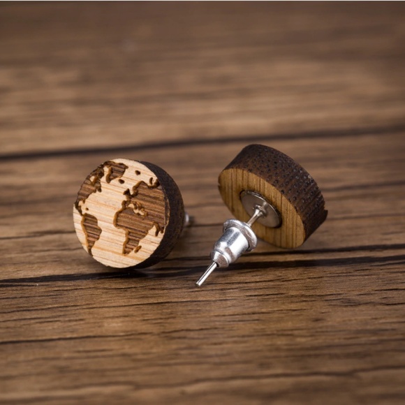 "World Traveler" Vintage Handmade Wood Earrings - Picture 2 of 3